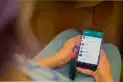 El truco para tener un chat secreto en WhatsApp sin archivarlo y sin que nadie lo note