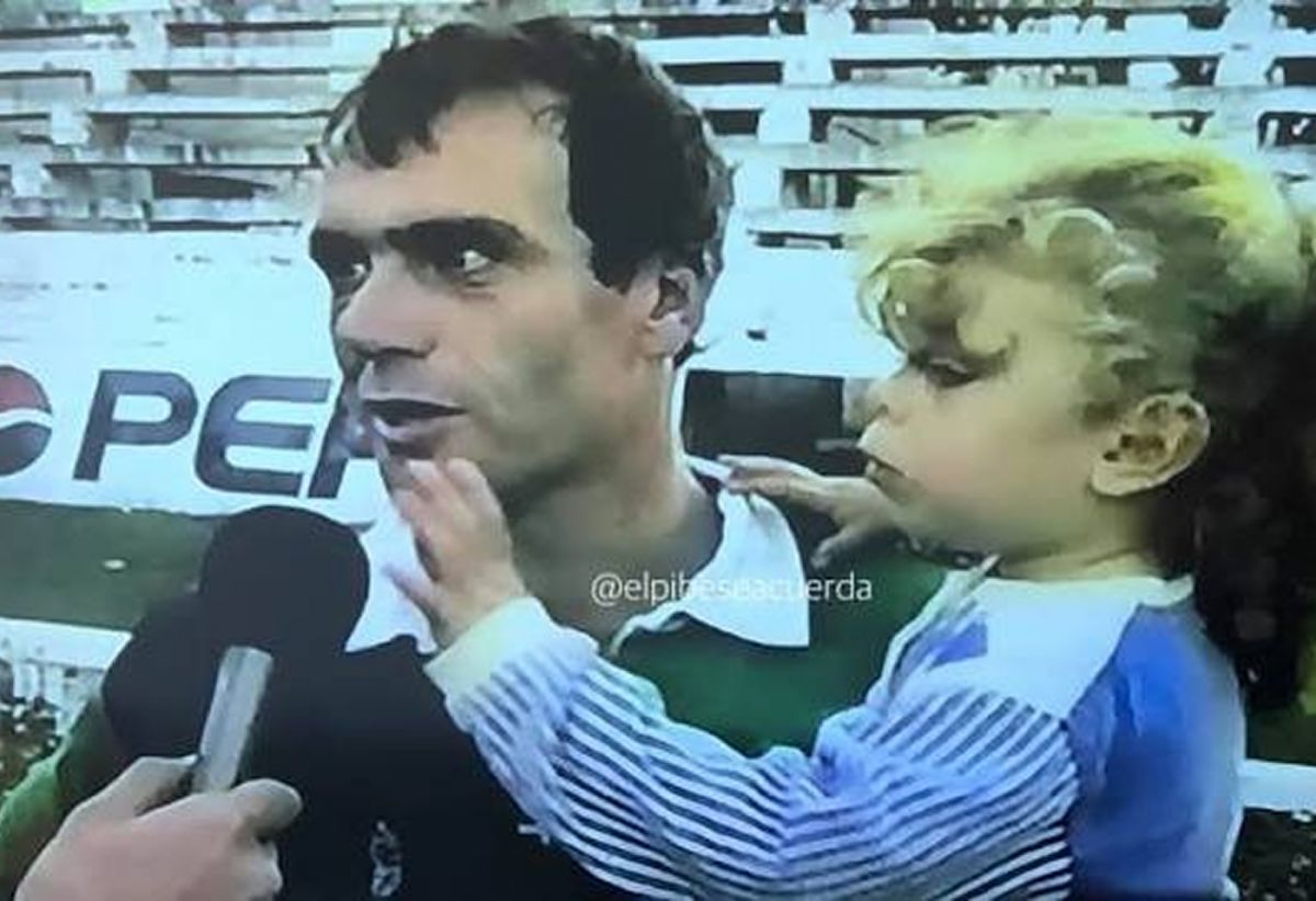 DESDE SIEMPRE. Victoria acompañaba a Ricardo Sauze junto a una cancha mucho antes de construir su propia historia en el deporte.