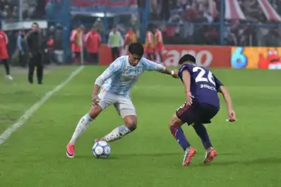 Con uno menos, Atlético Tucumán perdió ante River en el José Fierro