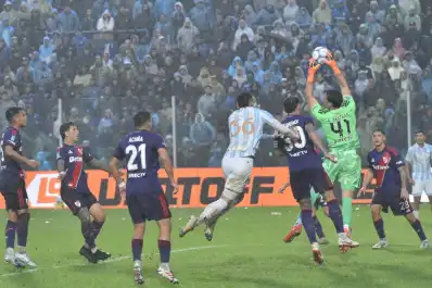 El plan de Falcioni casi da el golpe frente a River
