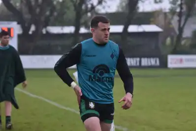 Tumulto y disculpas a la tribuna: el tenso cierre de Emiliano Boffelli ante Tucumán Rugby