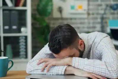 Cansancio por la tarde: por qué baja la concentración y qué hacer para recuperar energía