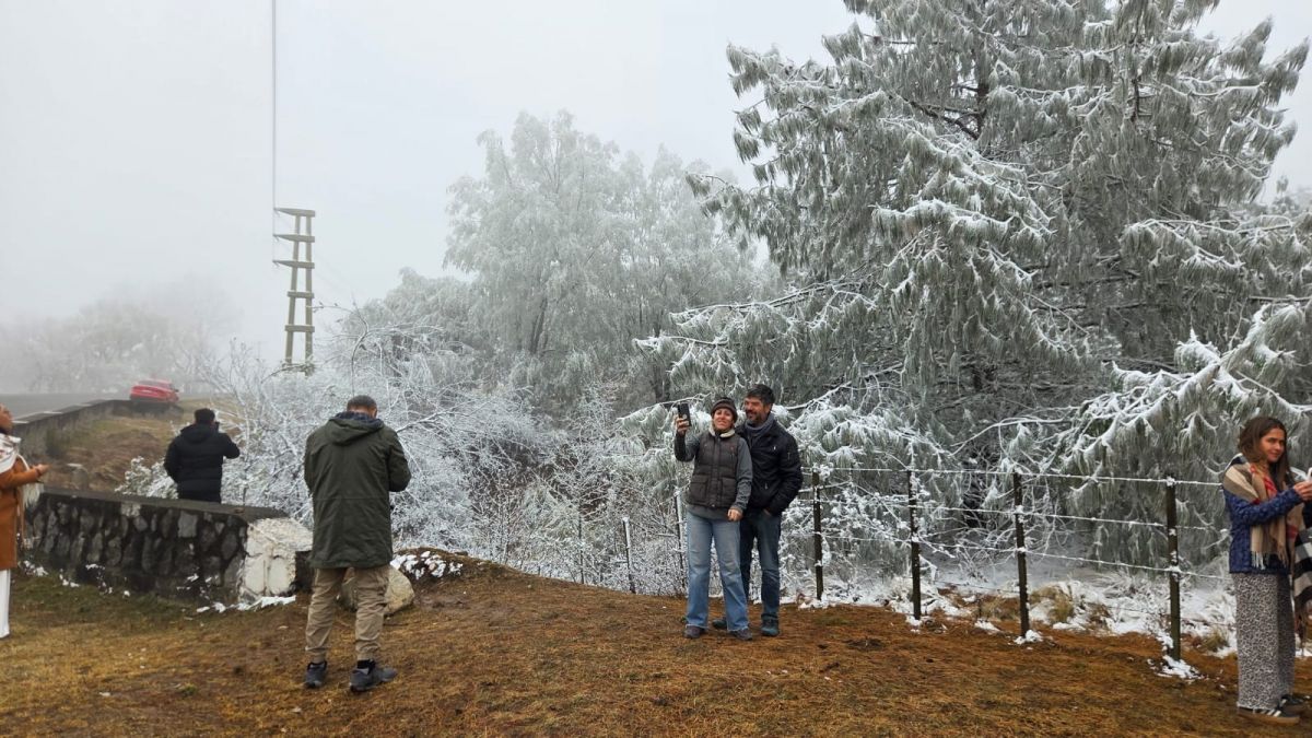 TAFÍ DEL VALLE. TODOS QUIEREN una foto con la nieve. 