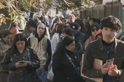 Una parrilla ofrece 15 puestos de trabajo y más de 1.000 personas hicieron fila para dejar su CV