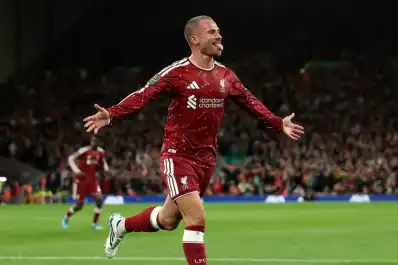 Mac Allister volvió a convertir y Liverpool eliminó a Tottenham de la Copa de la Liga