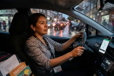 Cada vez más docentes tienen un segundo trabajo y algunos manejan Uber para llegar a fin de mes