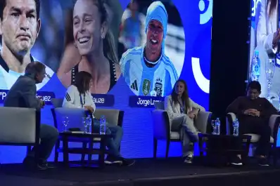 “El equipo está por encima de todo”: “Vicky” Sauze, Jorge Larry y el “Pulguita” Rodríguez hablaron de liderazgo en ACDE Tucumán
