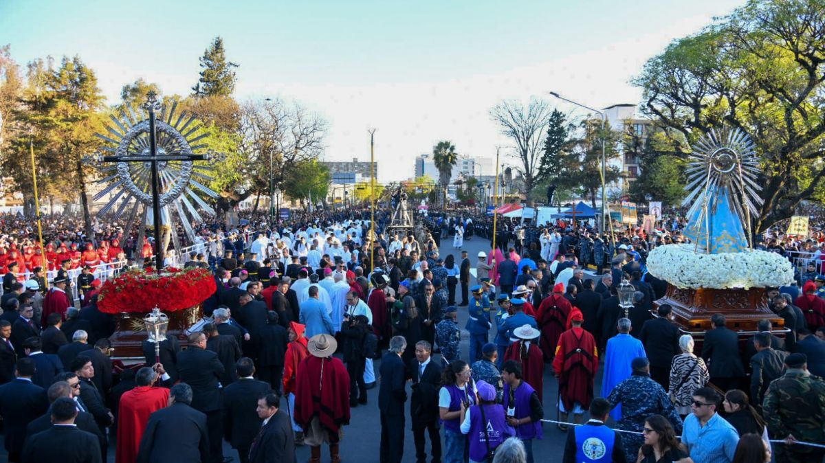 Una marea de fe: Salta reafirmó su Pacto con el Señor y la Virgen del Milagro