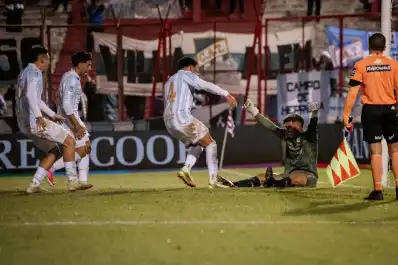 Con el corazón en la mano, Atlético Tucumán se clasificó a semifinales de la Copa Argentina y sueña con otra estrella