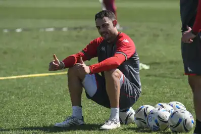 Gallardo, entre la continuidad en San Martín, la competencia y las charlas con el “Muñeco”