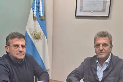 Yedlin con Wado de Pedro, un legislador sin candidatura y la foto de un diputado con Massa
