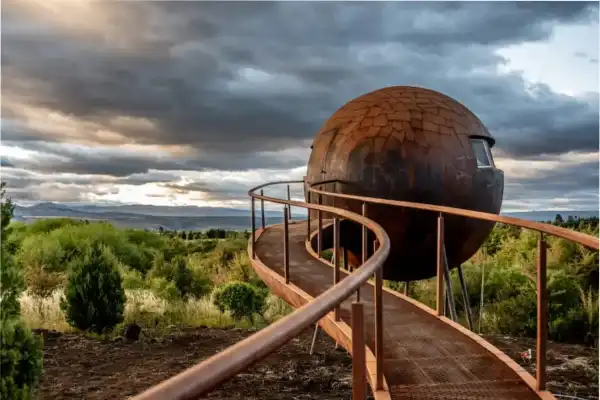 El rincón mágico de la Patagonia que esconde una casa con forma de huevo de dragón