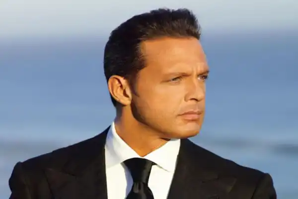 Reapareció Luis Miguel: así está el cantante a los 56 años