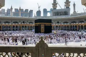 Arabia Saudita acusa a los hutíes de atacar La Meca