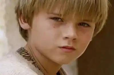 Cómo está hoy el famoso niño de Star Wars que desapareció de las pantallas: tiene 37 y está irreconocible