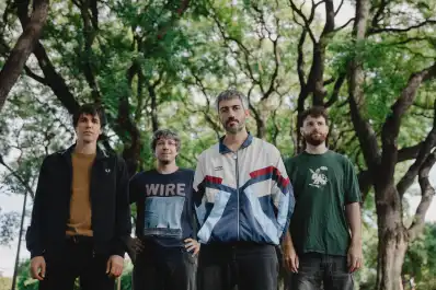La épica de lo cotidiano, guitarras al frente y la vigencia del presente: Bestia Bebé regresa a Tucumán