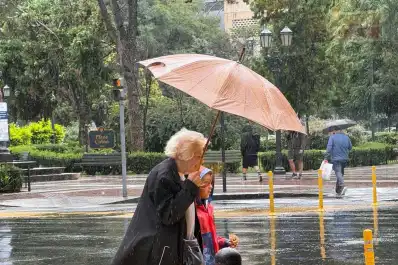 Tormentas, nevadas y ráfagas de hasta 100 km/h: hay alerta amarilla en ocho provincias