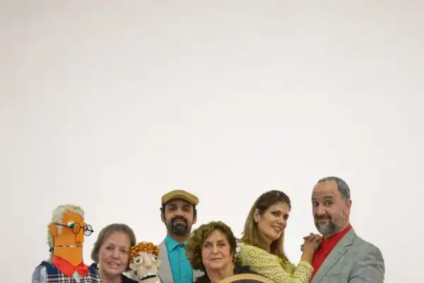 Teatro: títeres y actores en una denuncia de García Lorca contra el matriarcado