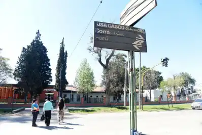 La batalla diaria de los varitas del Camino del Perú para ordenar el caos