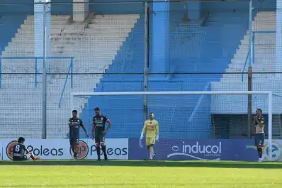 Silencio, resignación y respuestas agotadas: la alarmante radiografía de San Martín tras otra caída