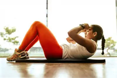 ¿Cuántos abdominales puedes hacer? El resultado que deberías alcanzar según tu edad