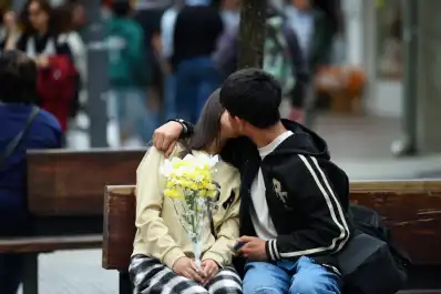 Por qué se regalan flores amarillas el 21 de septiembre y cuánto cuestan en Tucumán
