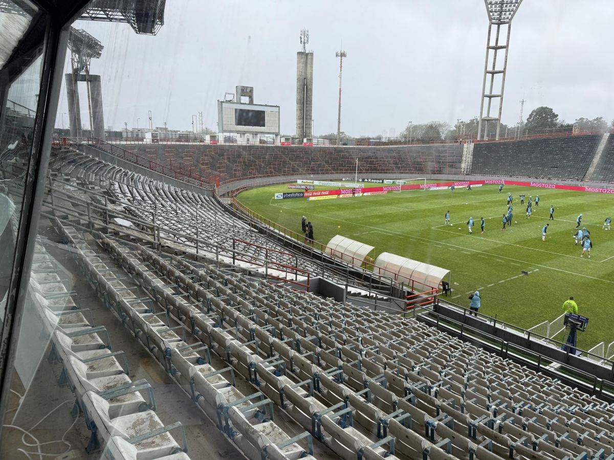 DETERIORO. La situación del estadio mundialista es cada vez peor.
