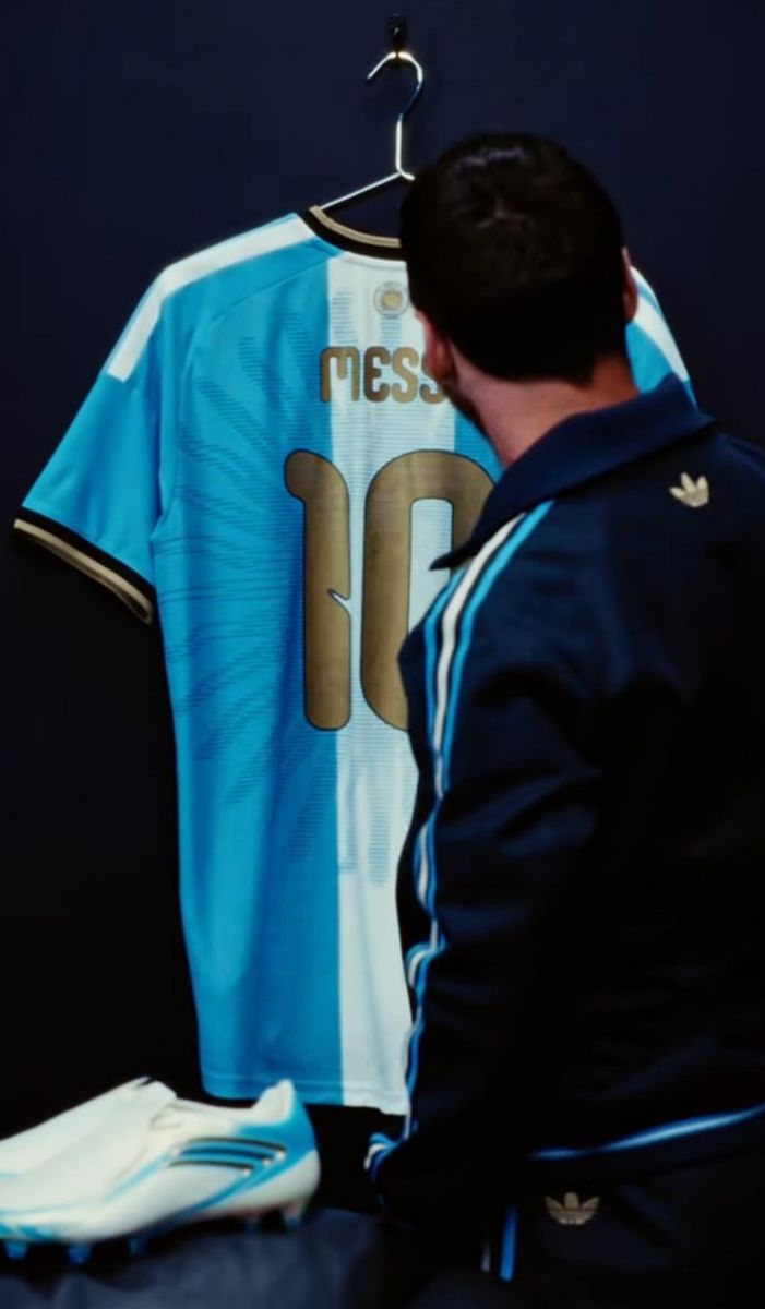Lionel Messi presentó la camiseta especial que usará en su último partido con la Selección