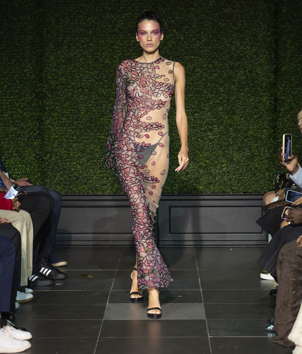 Frederick Anderson, el diseñador de New York Fashion Week que hace su crochet en Buenos Aires