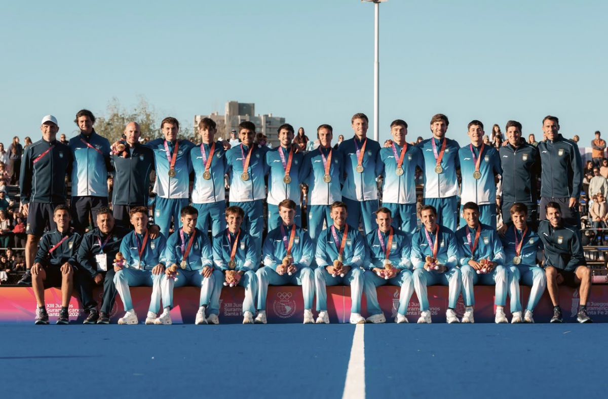 Plantel completo de Los Leones. 