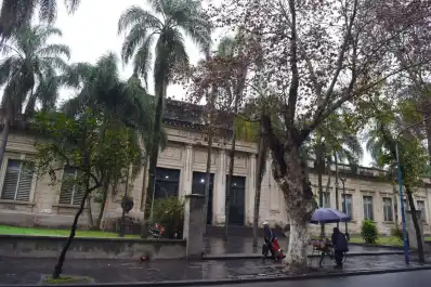El Colegio Nacional recupera sus rejas originales