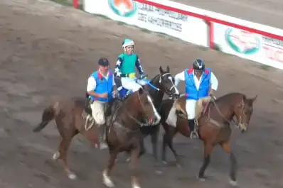 Ante más de 30.000 personas, Thor Medina se quedó con el Gran Premio Batalla de Tucumán