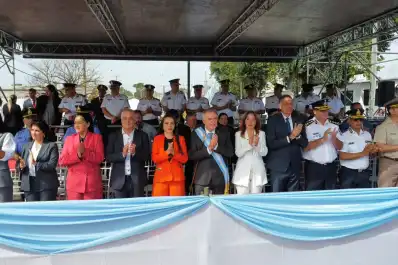 Las Talitas celebró sus 34 años de historia y crecimiento con un gran desfile cívico-militar