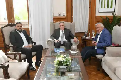 Primer acople 100% jaldista, un encuentro con Cisneros y la foto política del Gran Premio