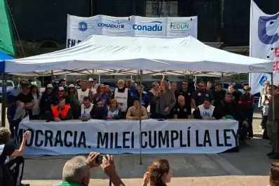 Gremios universitarios exigen un aumento del 33,4% y advierten con denuncias penales