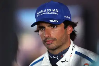Sancionaron a Carlos Sainz en Bakú: ¿en qué puesto saldrá Franco Colapinto?