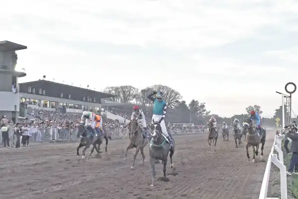 Las 10 mejores fotografías del Gran Premio Batalla de Tucumán