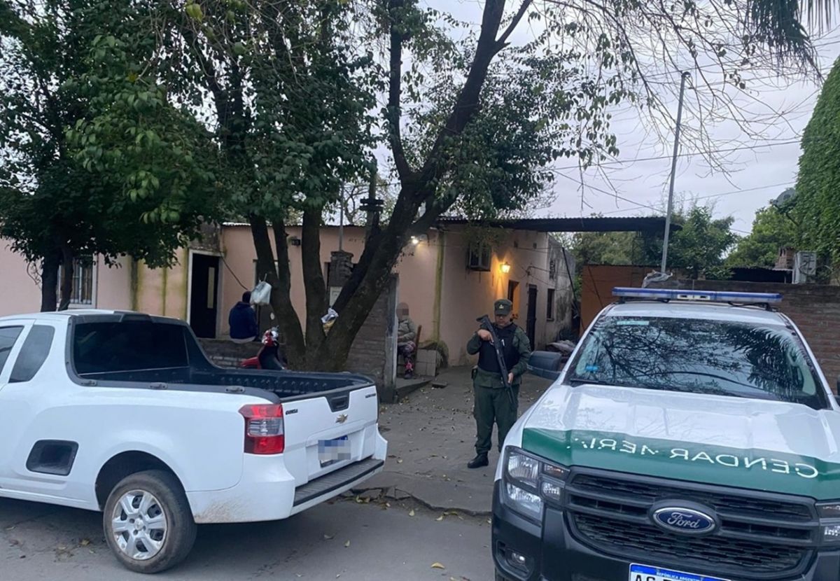 ALLANAMIENTOS. Gendarmes realizaron varios procedimientos para atrapar a los tres nuevos sospechosos del caso.