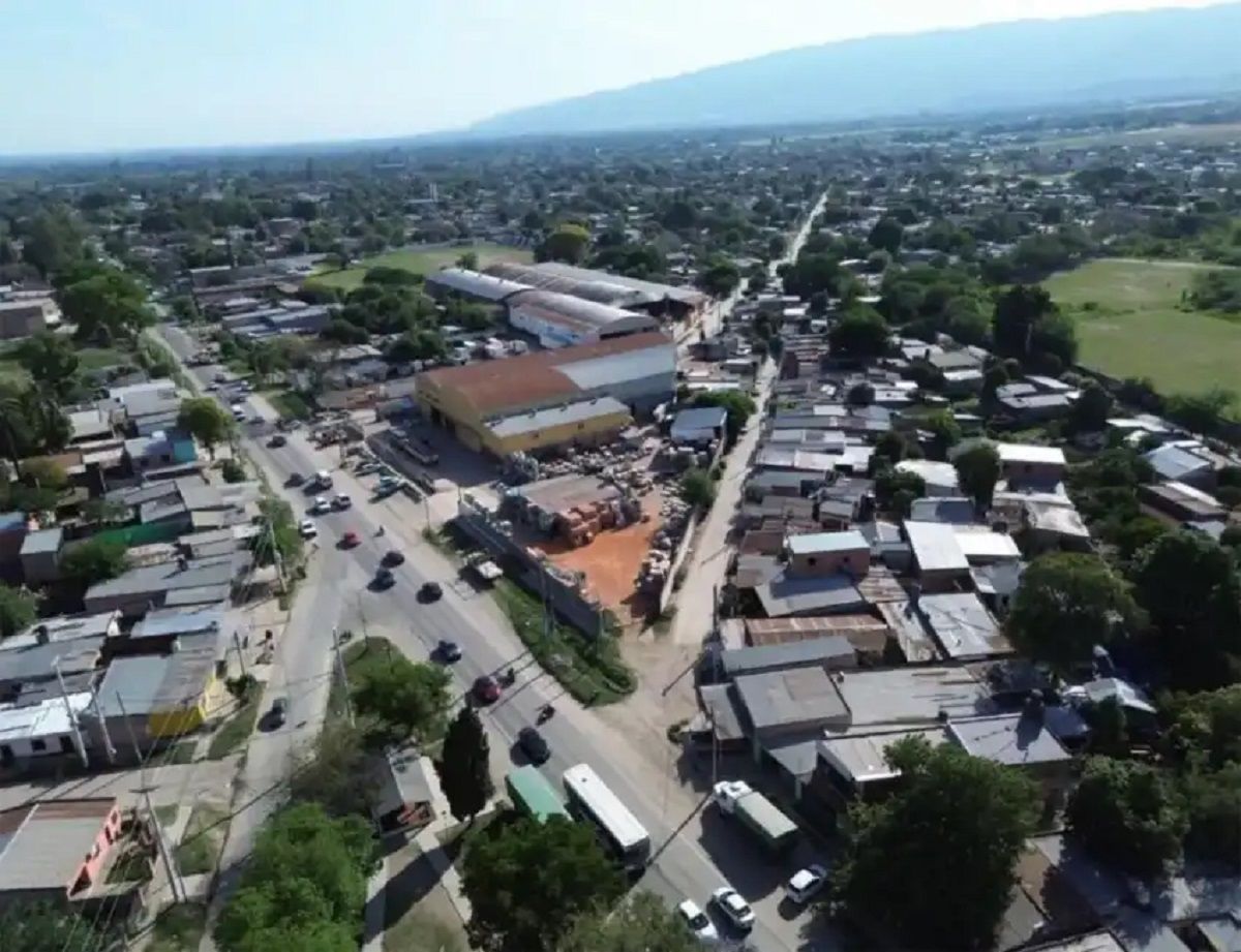 SAN JOSÉ. Vista aérea del Camino del Perú y las diagonales que atraviesan la zona de San José. Conectan la 315 con el barrio El Bernel y permiten esquicar los embotellamientos. ARCHIVO