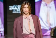 El Brad Pitt chaqueño: nació en Villa Ángela, vendía pan casero y hoy conquista las pasarelas como modelo