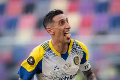 En un final caliente, Rosario Central festejó de la mano de Di María