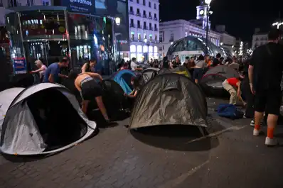 Miles de inquilinos protestaron en Madrid por la crisis de la vivienda y acamparon en la Puerta del Sol
