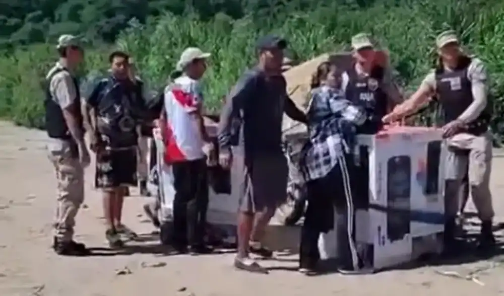 Llegada de prefectos a Aguas Blancas