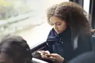 Inteligencia artificial y salud mental: estudian si los mensajes pueden revelar señales de riesgo