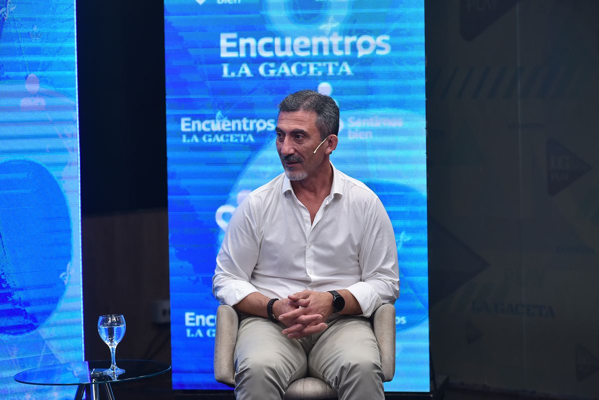 PEDIATRÍA. Federico Caillou analizó cómo cambió el acompañamiento a las familias en tiempos de redes sociales e inteligencia artificial.