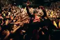 ¿Quién puede definirlo? Dillom cambia de piel y abre en Tucumán la gira de “La nueva violencia”