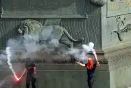 Fuerte tensión social en Francia, por una huelga y por protestas de estudiantes