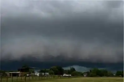 Granizo, actividad eléctrica y lluvias abundantes: el SMN emitió la alerta amarilla por tormentas para 10 provincias