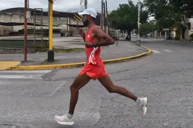 Arón Quiroga va por el salto de los 10K a los 21K de LA GACETA: Intentaré hacer lo mismo que al año pasado