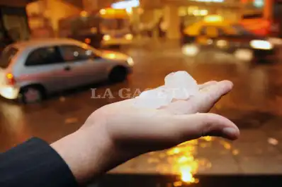 Granizo: qué deben hacer los automovilistas si la tormenta los sorprende en la ruta o en la calle